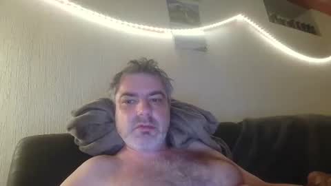 Snapshot of teeforyou chatting on 09/19/25, 10:10 Peter online show from 09/19/25, 10:10