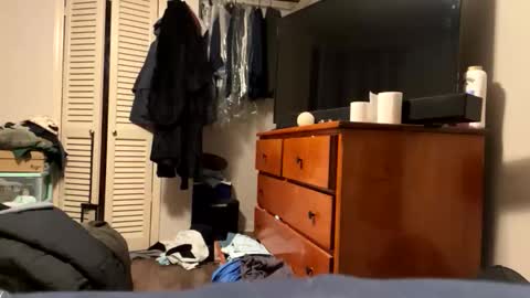 Twizzler online show from 11/06/25, 03:18