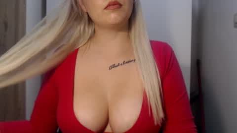 Snapshot of teeyara_ chatting on 09/26/25, 04:11 Teeyara online show from 09/26/25, 04:11