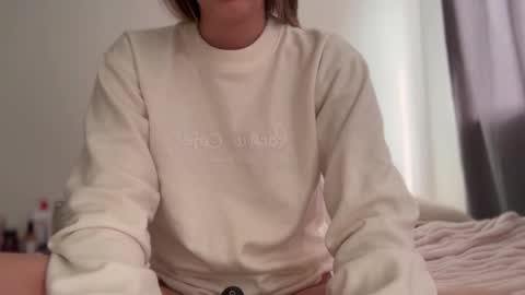 Snapshot of teffsweet18 chatting on 12/16/25, 02:33 Amy No penetration Virgiin giirl online show from 12/16/25, 02:33