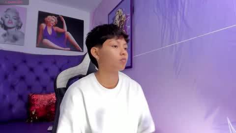 Snapshot of tefi_meow chatting on 09/16/25, 12:17 Stefani  online show from 09/16/25, 12:17
