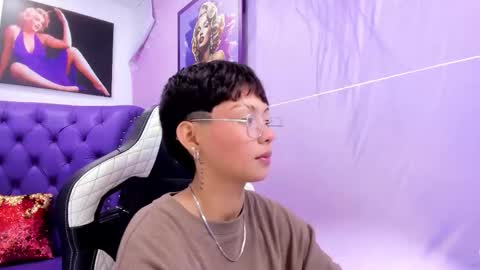 Snapshot of tefi_meow chatting on 09/25/25, 11:47 Stefani  online show from 09/25/25, 11:47