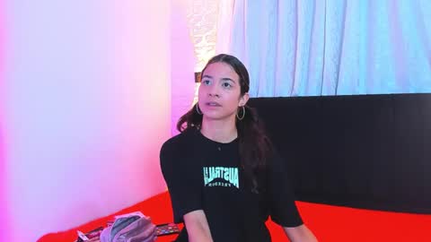 tefi smit online show from 04/18/26, 06:12