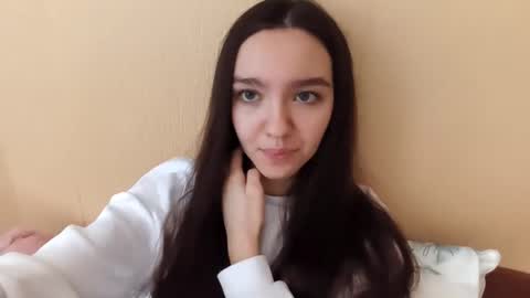 Kimi online show from 11/22/25, 06:23