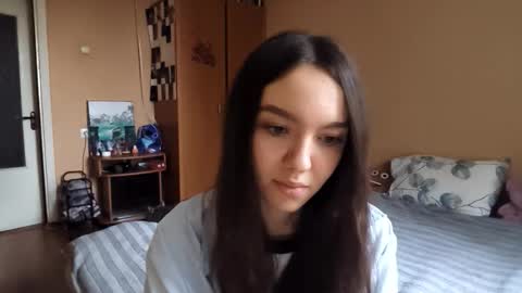 Kimi online show from 11/23/25, 01:33