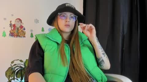 Snapshot of tekila__ chatting on 12/14/24, 12:22 tekila__ online show from 12/14/24, 12:22