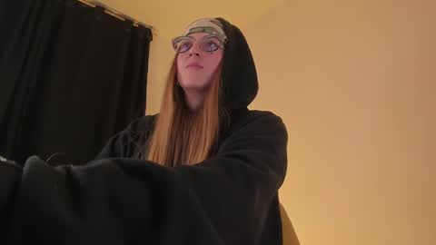 Snapshot of tekila__ chatting on 03/08/25, 12:00 tekila__ online show from 03/08/25, 12:00