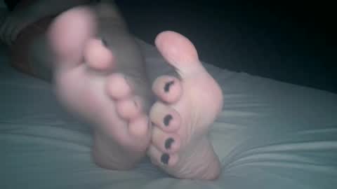 Viv West online show from 10/28/25, 04:16