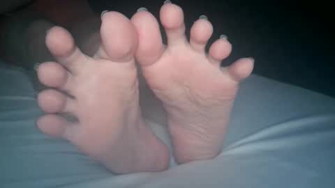 Viv West online show from 11/08/25, 04:12