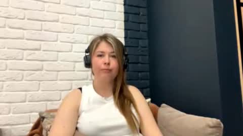 Snapshot of templeholberg chatting on 03/23/26, 07:12 Lana online show from 03/23/26, 07:12