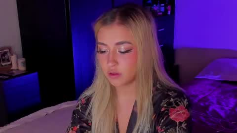 Sara online show from 04/24/26, 03:03