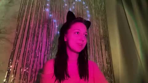 Snapshot of temptingvision chatting on 12/17/25, 02:45 temptingvision online show from 12/17/25, 02:45