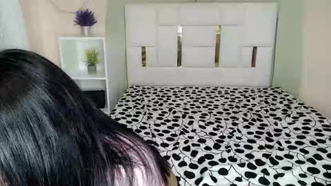 YOGIRL MAXINE online show from 04/11/26, 08:35