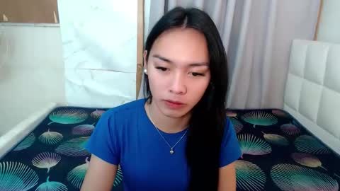 Snapshot of temptmebabyx chatting on 04/28/26, 05:01 YOGIRL MAXINE online show from 04/28/26, 05:01