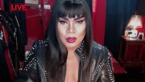 Snapshot of temptress_cocoxxx chatting on 12/05/24, 11:18 Mistress Coco online show from 12/05/24, 11:18