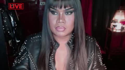 Snapshot of temptress_cocoxxx chatting on 12/10/24, 07:58 Mistress Coco online show from 12/10/24, 07:58