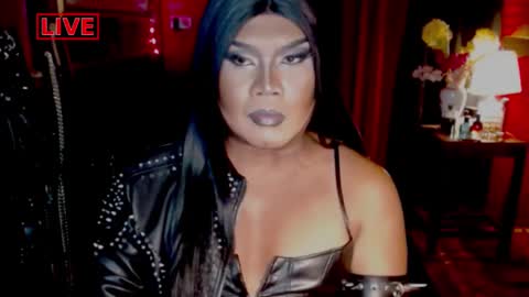 Snapshot of temptress_cocoxxx chatting on 02/06/25, 01:32 Mistress Coco online show from 02/06/25, 01:32