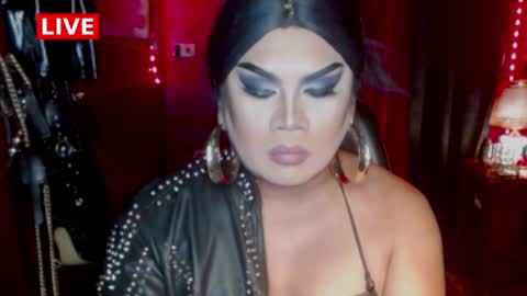 Snapshot of temptress_cocoxxx chatting on 10/16/25, 06:42 Mistress Coco online show from 10/16/25, 06:42