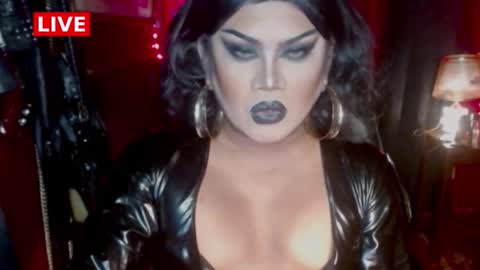 Snapshot of temptress_cocoxxx chatting on 10/23/25, 06:39 Mistress Coco online show from 10/23/25, 06:39