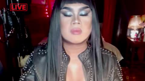 Snapshot of temptress_cocoxxx chatting on 11/06/25, 07:04 Mistress Coco online show from 11/06/25, 07:04