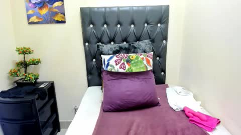 temptressqeen online show from 09/10/25, 05:40