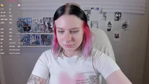  Sue  online show from 11/12/25, 03:56