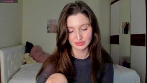 Snapshot of tender_babyy chatting on 12/14/24, 02:21 Sexy girl Li online show from 12/14/24, 02:21