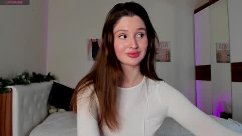 Snapshot of tender_babyy chatting on 01/12/25, 02:19 Sexy girl Li online show from 01/12/25, 02:19