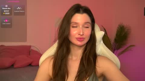 Snapshot of tender_babyy chatting on 02/21/25, 08:07 Sexy girl Li online show from 02/21/25, 08:07