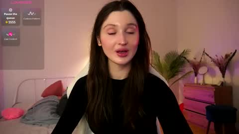 Snapshot of tender_babyy chatting on 03/11/25, 11:01 Sexy girl Li online show from 03/11/25, 11:01