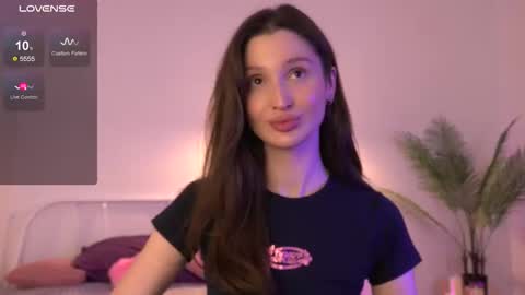 Snapshot of tender_babyy chatting on 09/10/25, 12:27 Sexy girl Li online show from 09/10/25, 12:27