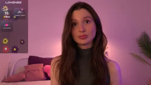 Snapshot of tender_babyy chatting on 09/25/25, 12:31 Sexy girl Li online show from 09/25/25, 12:31