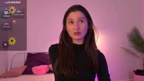 Snapshot of tender_babyy chatting on 10/10/25, 12:37 Sexy girl Li online show from 10/10/25, 12:37