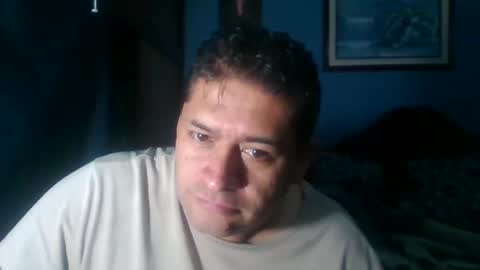 Snapshot of tender_eldelatienda chatting on 03/12/25, 01:58 Fabio Canavaro online show from 03/12/25, 01:58