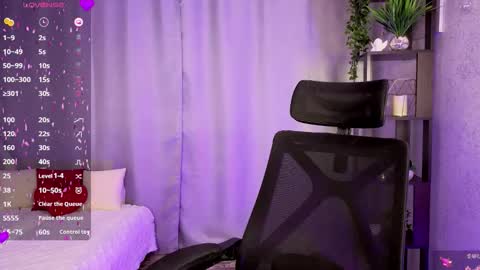 Snapshot of tendermist chatting on 09/22/25, 08:00 Nelly online show from 09/22/25, 08:00