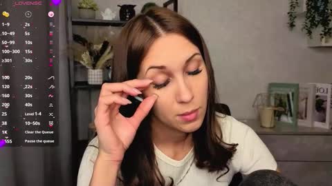 Snapshot of tendermist chatting on 12/14/25, 06:01 Nelly online show from 12/14/25, 06:01