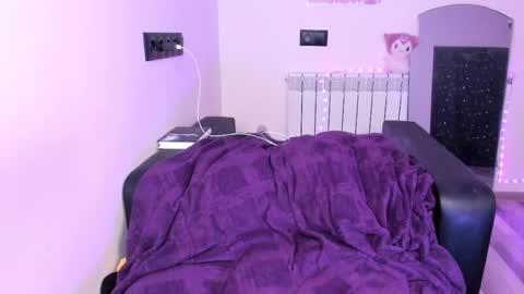 Kira online show from 02/20/26, 09:04