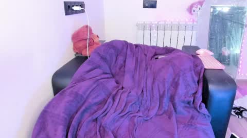 Kira online show from 03/31/26, 08:48