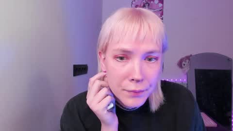 Snapshot of tenebrise chatting on 05/07/26, 06:35 Kira online show from 05/07/26, 06:35