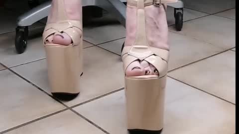 teninchheels online show from 02/09/25, 04:18