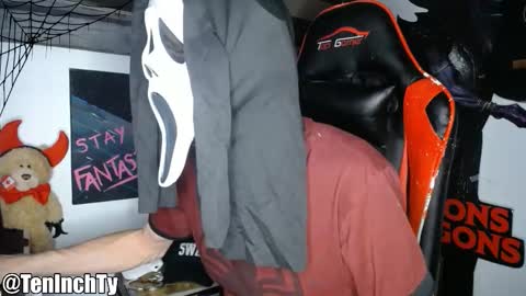 Snapshot of teninchty chatting on 10/18/25, 03:53 Ty online show from 10/18/25, 03:53