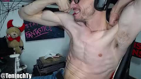 Snapshot of teninchty chatting on 10/20/25, 03:51 Ty online show from 10/20/25, 03:51