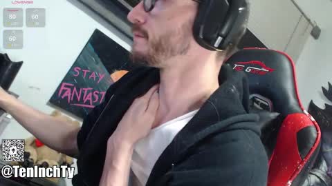 Snapshot of teninchty chatting on 11/17/25, 04:18 Ty online show from 11/17/25, 04:18