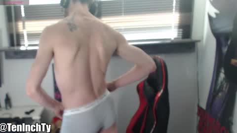 Snapshot of teninchty chatting on 11/25/25, 06:19 Ty online show from 11/25/25, 06:19