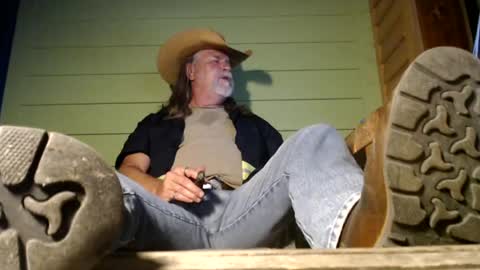 Snapshot of tennredneck chatting on 07/28/26, 02:40 Tennredneck online show from 07/28/26, 02:40