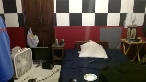 Snapshot of terdy2366 chatting on 12/09/24, 01:18 terdy2366 online show from 12/09/24, 01:18