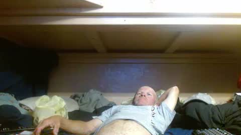 Snapshot of terdy2366 chatting on 10/11/25, 04:01 terdy2366 online show from 10/11/25, 04:01