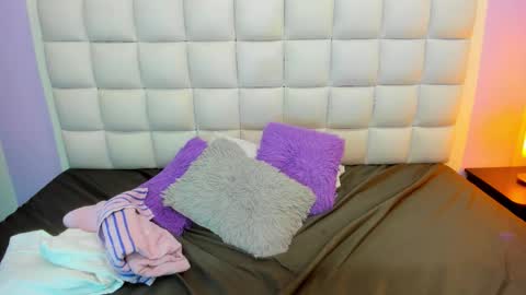 Snapshot of teresasroom_ chatting on 09/17/25, 01:46 Teresa online show from 09/17/25, 01:46