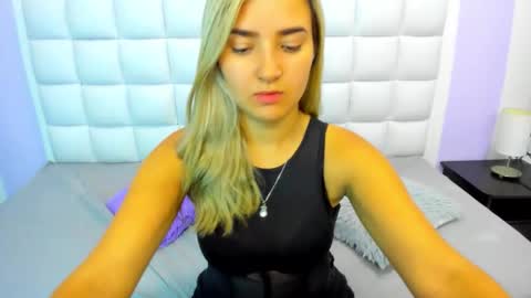 Snapshot of teresasroom_ chatting on 09/20/25, 02:12 Teresa online show from 09/20/25, 02:12