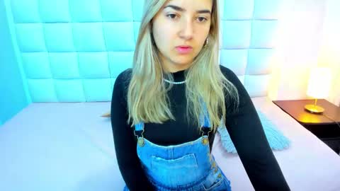 Snapshot of teresasroom_ chatting on 10/18/25, 12:06 Teresa online show from 10/18/25, 12:06